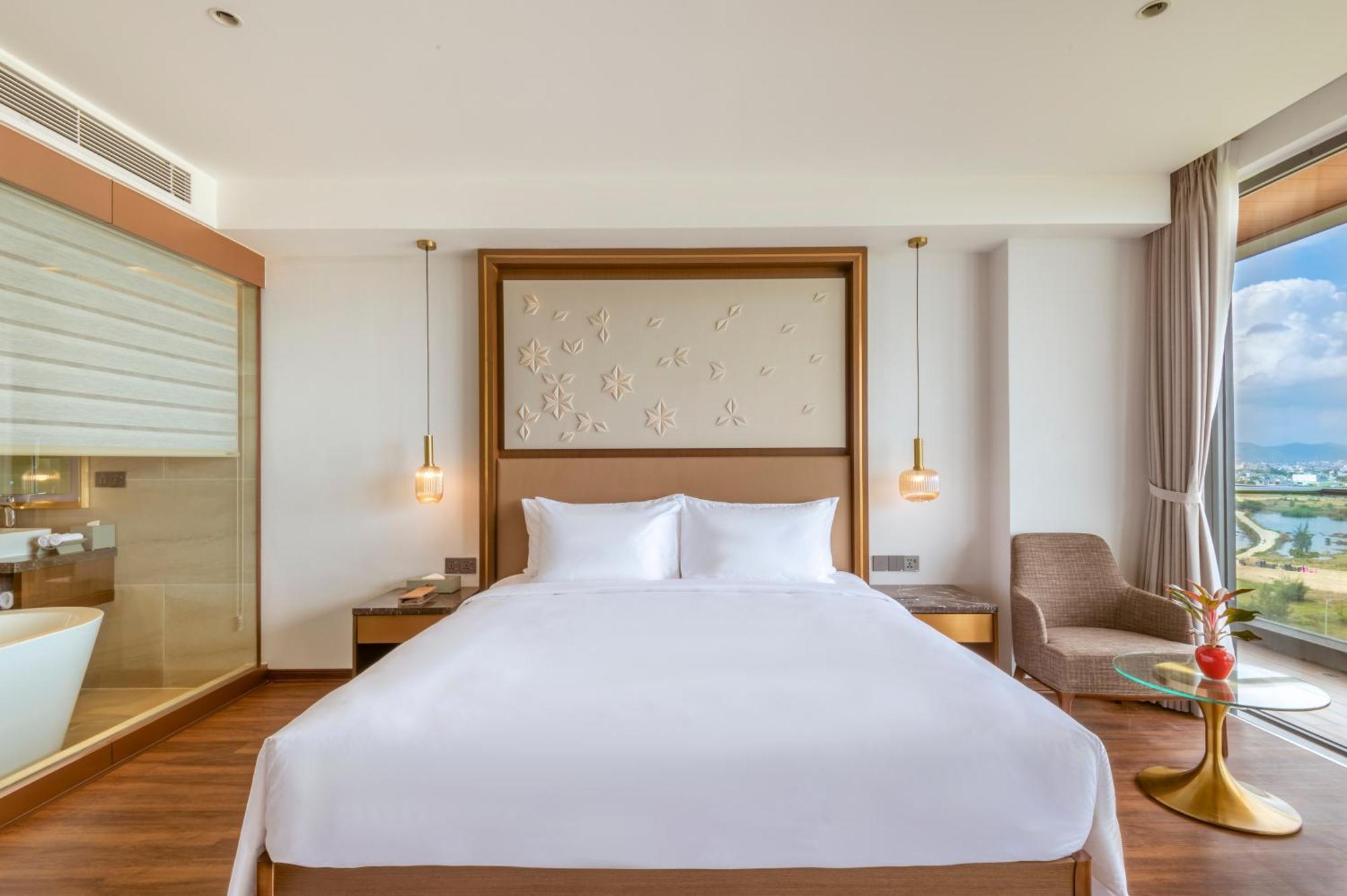 Koi Resort & Residence Da Nang Exterior photo