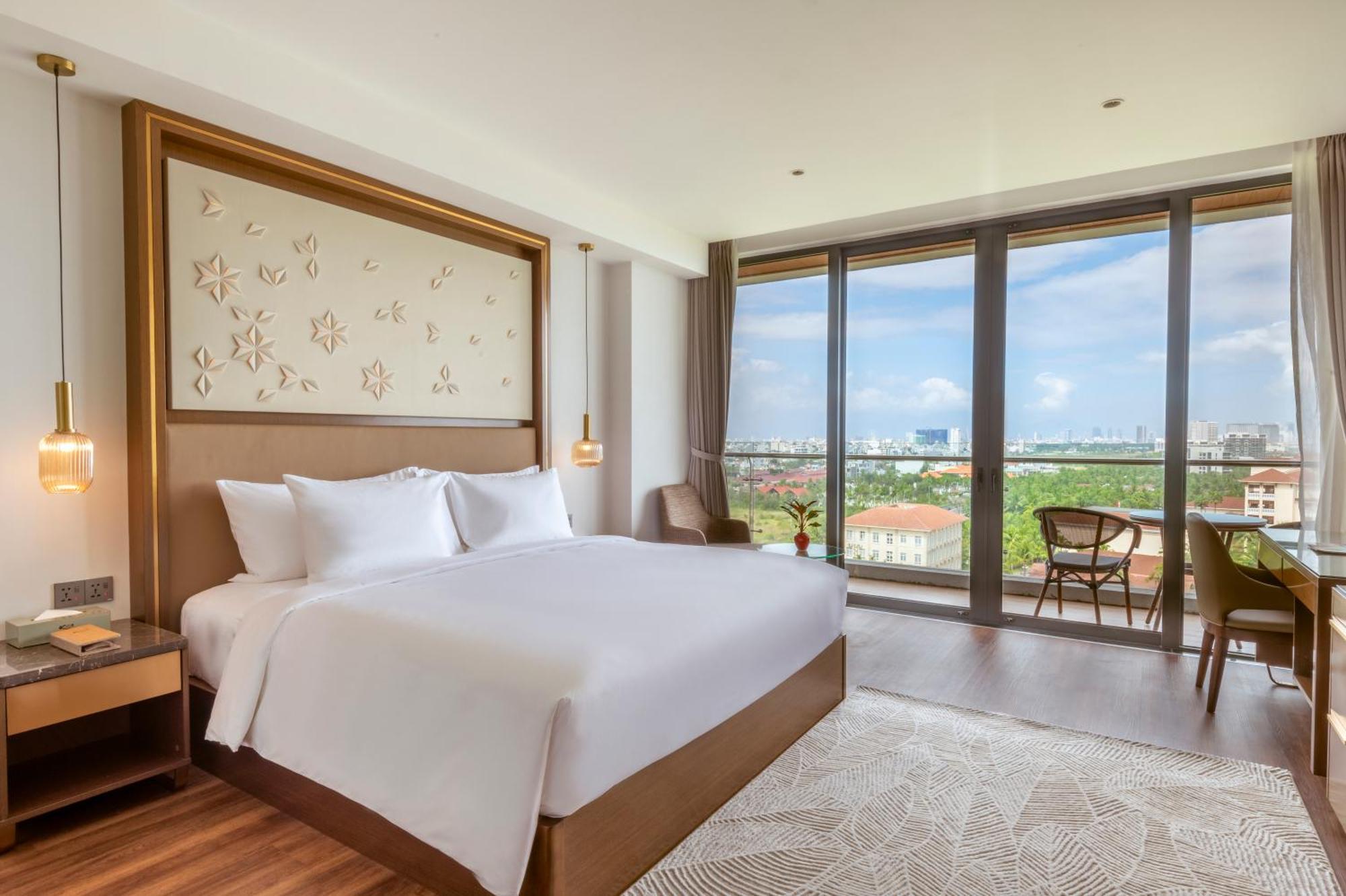 Koi Resort & Residence Da Nang Exterior photo